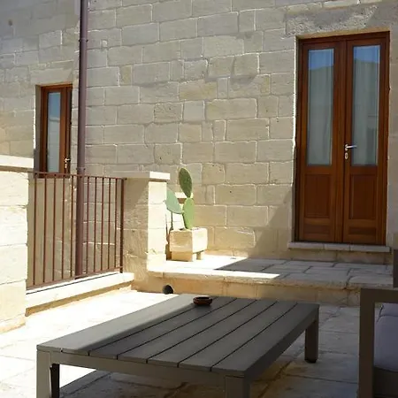 Corte Kalinora Konukevi Martano